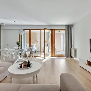 Apartment Aura - Riverside & Parking By Downtown, Gdansk