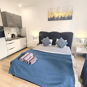 Apartment Private Parking, Secure Building - Old Town & Main Station, Gdansk
